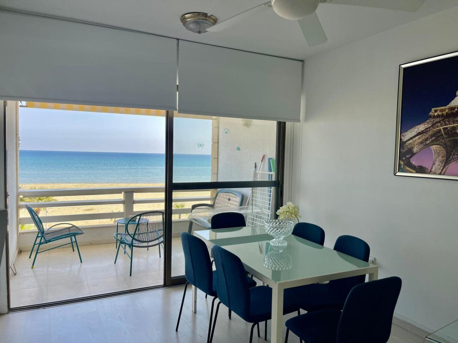 Sea View Suite In Makenzy Larnaca Extérieur photo